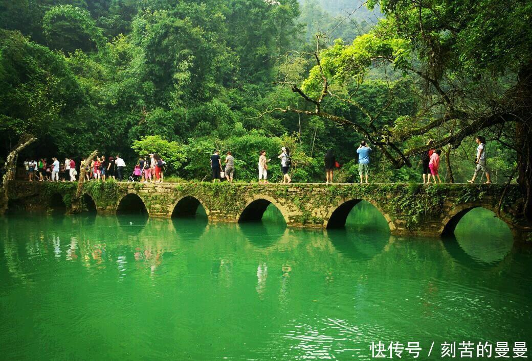 去贵州旅游，这4个景点不玩遍，算是白来了，当地人不去亏了