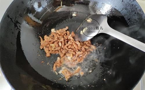 春天孩子補鈣，別只盯著牛奶，這菜含鈣高易吸收，多吃長個快！