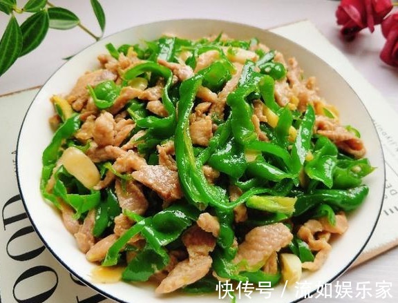 青椒炒肉，先炒青椒还是先炒肉很多人第一步做错了，难怪不好吃