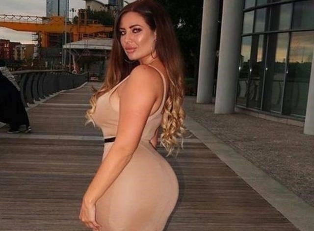 身材|美国女孩痴迷于深蹲健身,身材凹凸有致的她,体重75KG