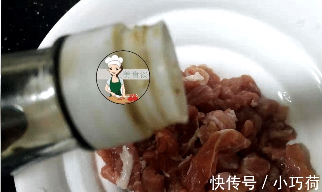 女人|女人都爱的下饭菜,配它一起炒,不仅更鲜香,润肠道,多吃还美容