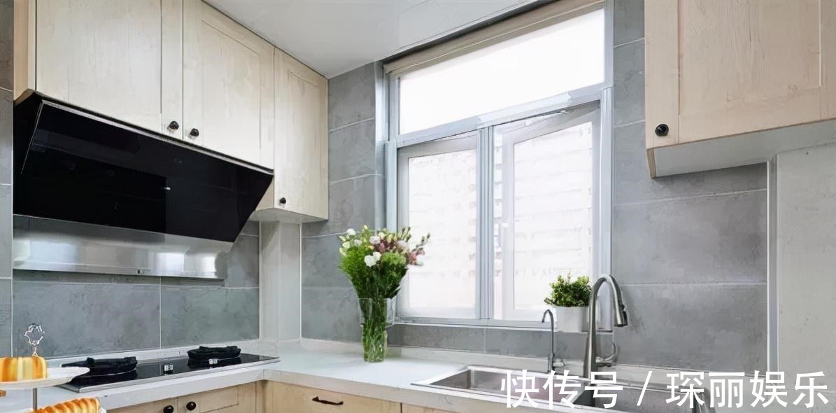 玄关|130平简美风格三房,细节布置非常周到,尤其是玄关,太巧妙了!