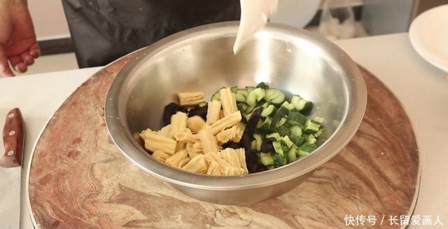 木耳|饭店的凉拌腐竹为啥好吃?原来多加了这两样配菜,清脆爽口又营养
