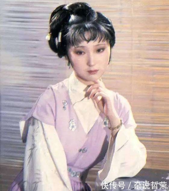 晓旭&红楼梦林黛玉的服饰都超美,每一件穿在陈晓旭身上都宛如天仙下凡