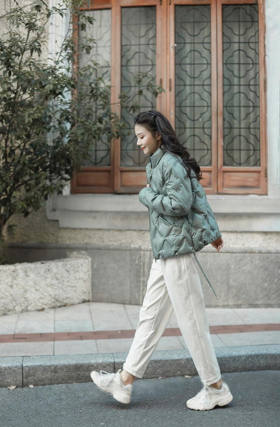 高领|被这组时髦洋气的羽绒服搭配折服了,保暖时髦,大家可以照搬