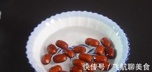 小窍门|红枣别再只用水洗,教你1分钟把红枣清洗干净,抓紧告知身边的人
