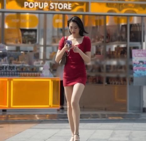 穿搭 阿姨用最简约的打扮,散发出最强大的气场