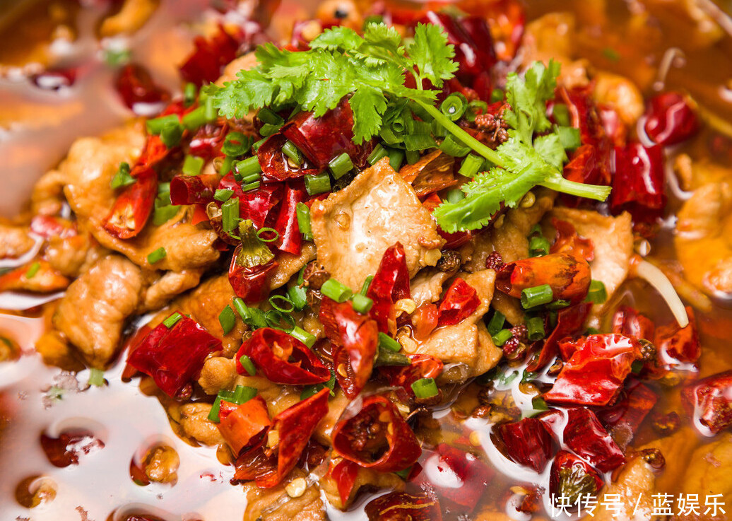 做水煮肉片,大厨教你方法,肉片滑嫩入味,香辣爽口,太下饭了