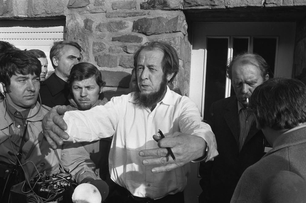 作家|俄罗斯的良知,索尔仁尼琴十句名言,句句铿锵有力,正义感十足