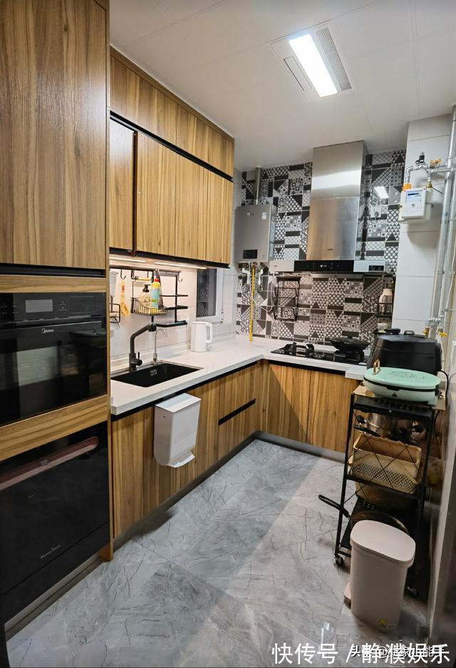 床头|越来越流行不做电视墙，学她家装修，入住三个月生活幸福美满