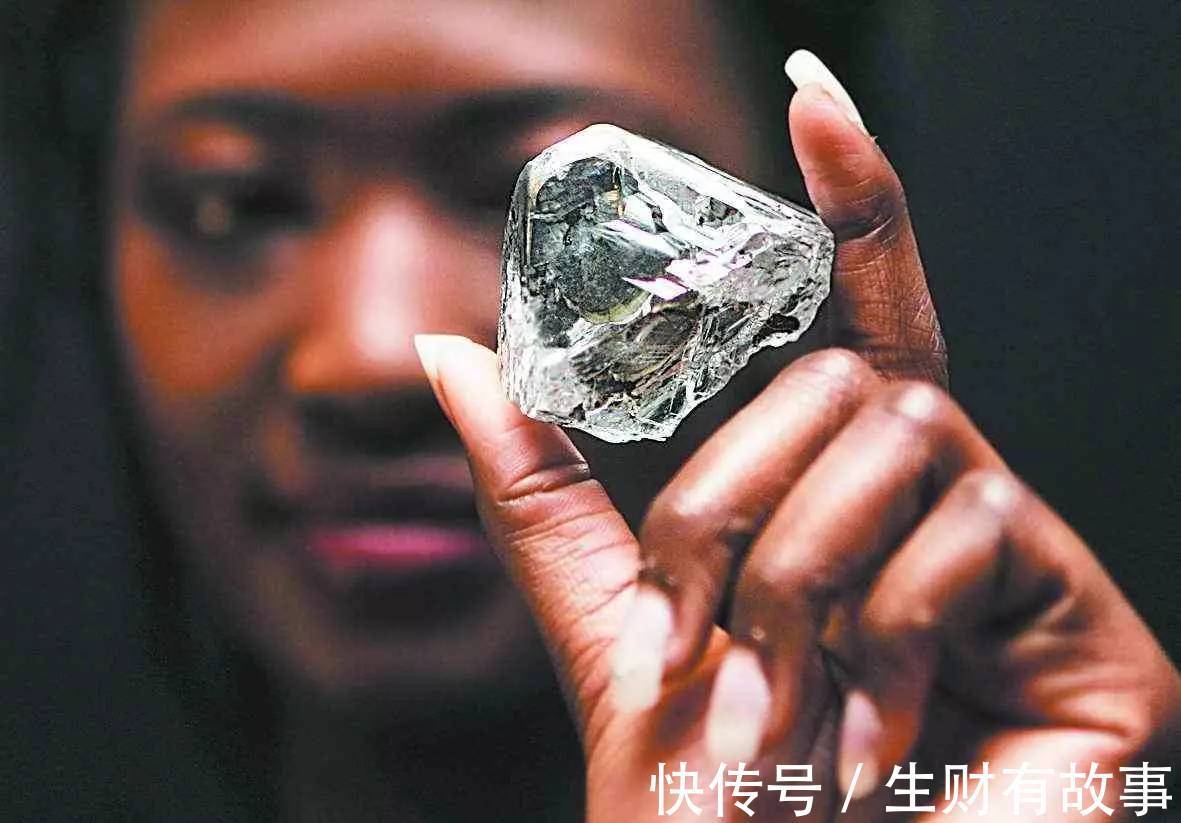 戴比尔斯公司 全球最大营销骗局被拆穿,钻石开采企业“售假”看完你还想买吗