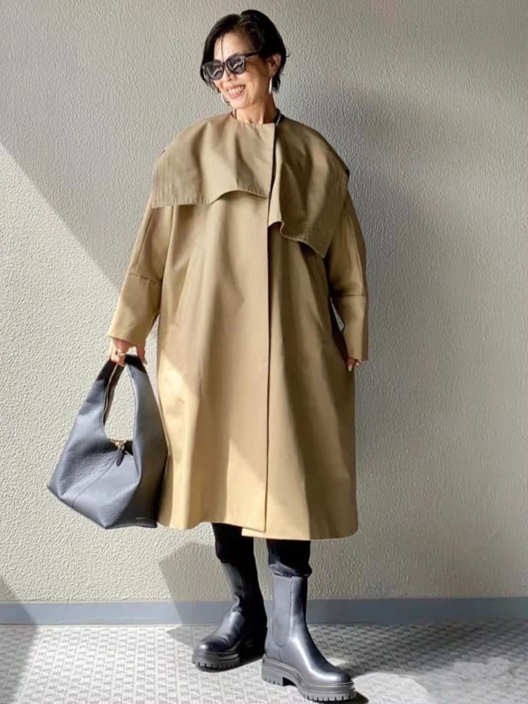 臃肿感 这才是奔六女人该有的冬季打扮，不显老不扮嫩，1米53也能很大气