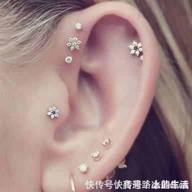 雍正@现代时尚设计师的灵感很多都来源于雍正《十二美人图》,不信你看