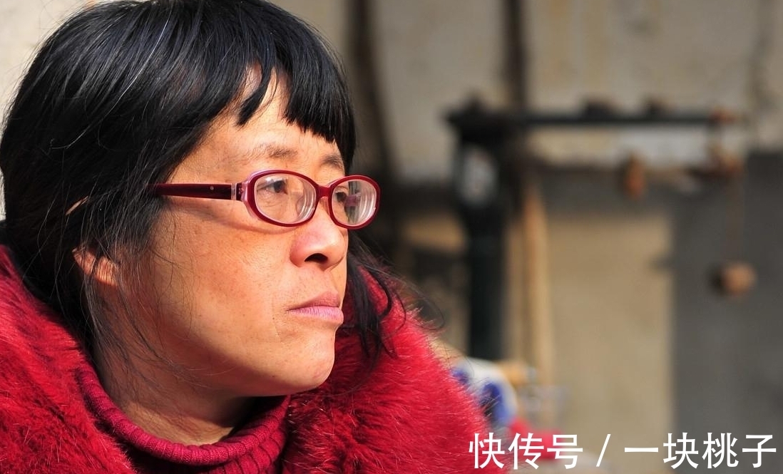 天亮了|《天亮了》:余秀华,夜里挨家挨户,找一个爱我的人