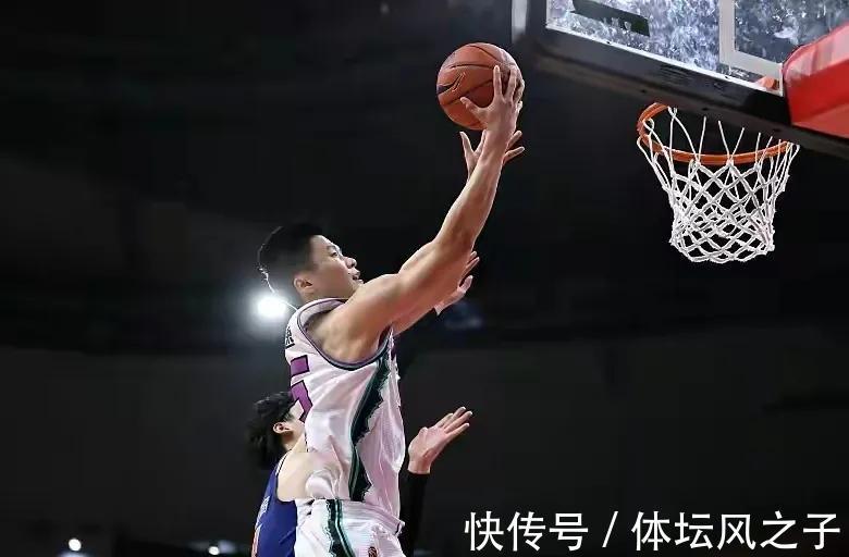 丁彦雨航|他是山东男篮隐形的英雄,与丁彦雨航相比他对球队作用要更大