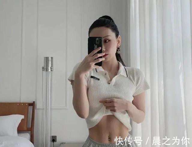 女孩|25岁蜜桃女孩,身材凹凸有致,身材火辣,健身的效果明显