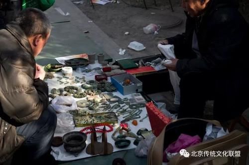  市场|报国寺 二环内第一家也是最后一家收藏市场