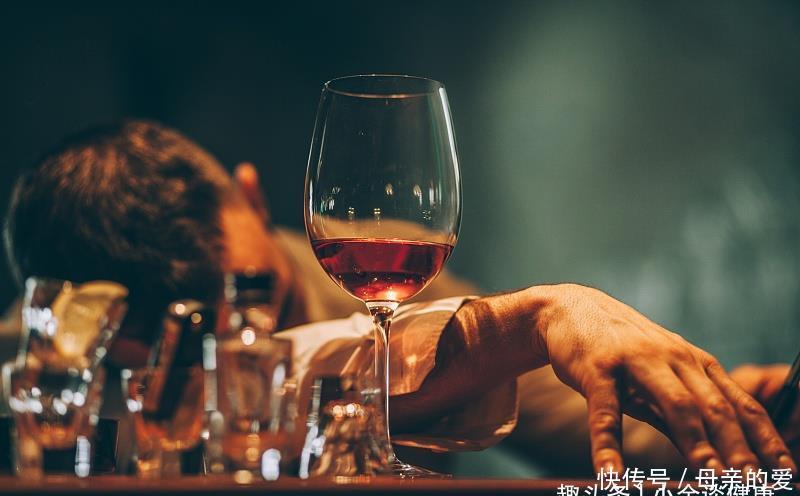 酒精|喝酒伤肝,有些还喝出命,为什么还那么多人喝酒呢?不怕伤肝吗?