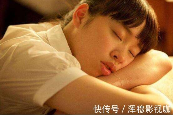 绿萝花|睡觉时，如果有这4个小毛病，很遗憾，你的血管可能已经出现血栓