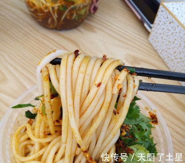 营养又健康,色香味俱全,好吃到放不下筷子,满满几盘美食!