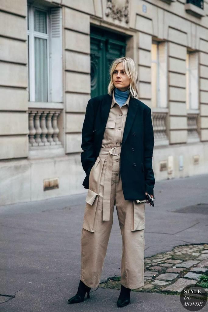  纸袋裤|别老穿阔腿裤了，今年秋冬这4条裤子最流行！