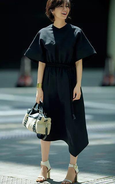 谁说50岁就是奶奶这位51岁博主的减龄搭配,得体优雅、照搬简单