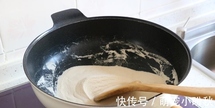 芝麻|秋季，少吃板栗花生多吃它，多买点炒好囤起来，放到冬天吃特省事