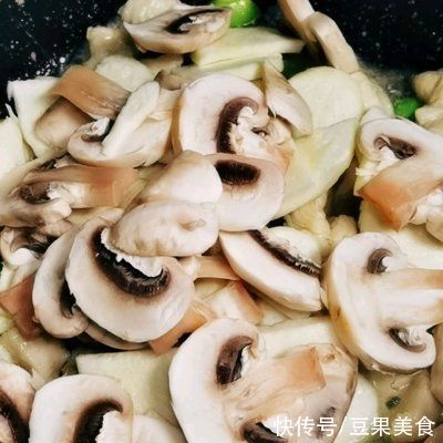 海苔粉|简单快手，超级好吃，你一定要学的茭白蘑菇鸡肉焗饭