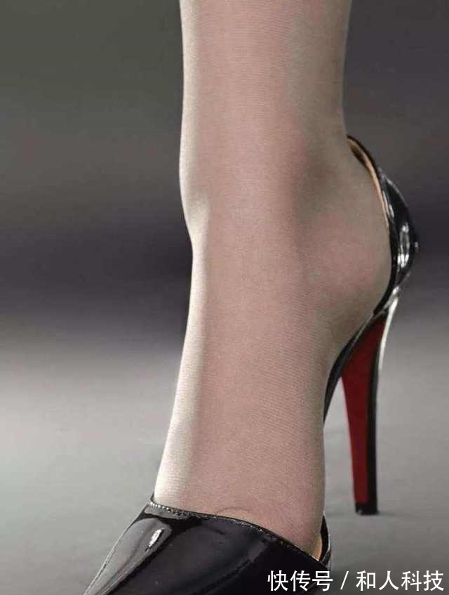 优雅 高跟鞋看似优雅, 其实是一件苦差事,男人们不会懂!