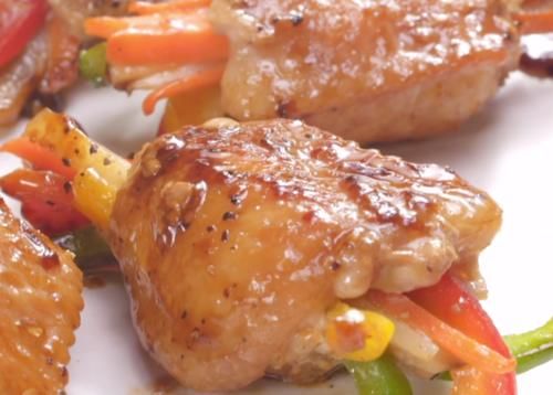 鸡翅这样做太好吃，焦香无骨，荤素搭配，孩子爱吃的美味家常菜