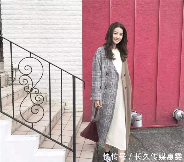 温柔|今年初冬,建议你穿“大衣+4款长裙”,温柔显气质,美得刚刚好