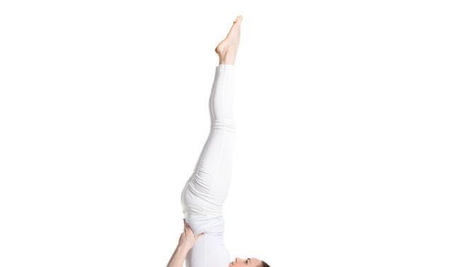 驼背|优美后弯背部僵硬也可达成瑜伽支撑桥式帮你舒服后弯纠正驼背