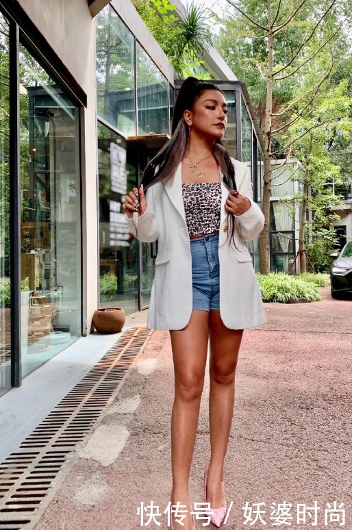 风秀|“真人芭比”江映蓉,走起辣妹风秀完美身材,网友:可惜没了少女感