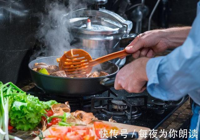 尿酸|再次强调痛风人群，4种食物不忌口，铁打的身体也扛不住