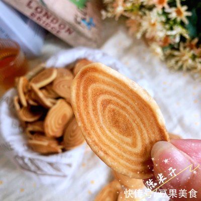 休闲小零食炸猫耳朵你这么做,比买的还好吃