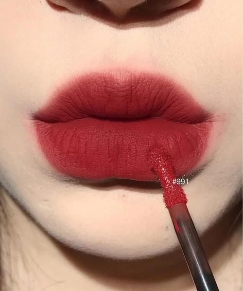 黄皮女人请记住：口红不用多，会选才重要