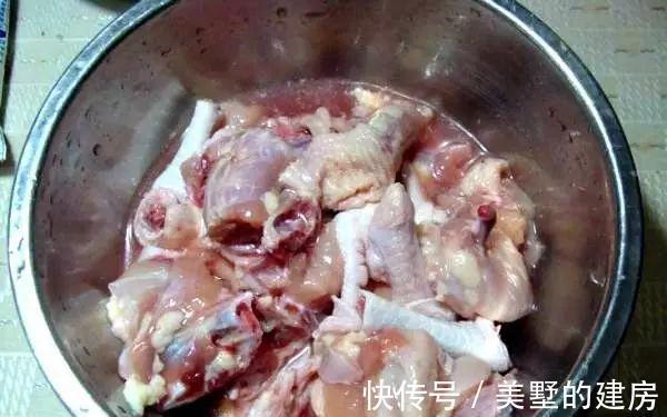 好吃|“炖鸡”不能加水?名厨说漏嘴,网友:学到了,很好吃!