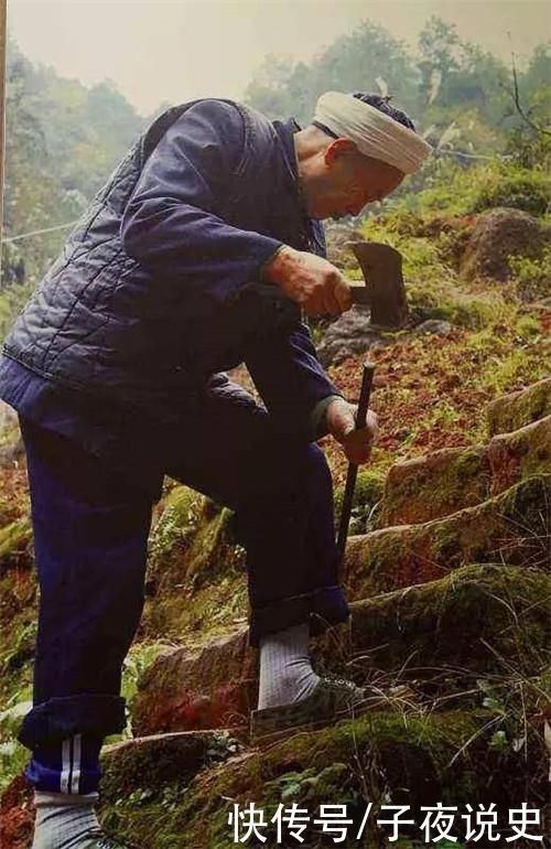 19岁青年和29岁寡妇隐居山林，50年凿出6千级天梯，今成著名景点