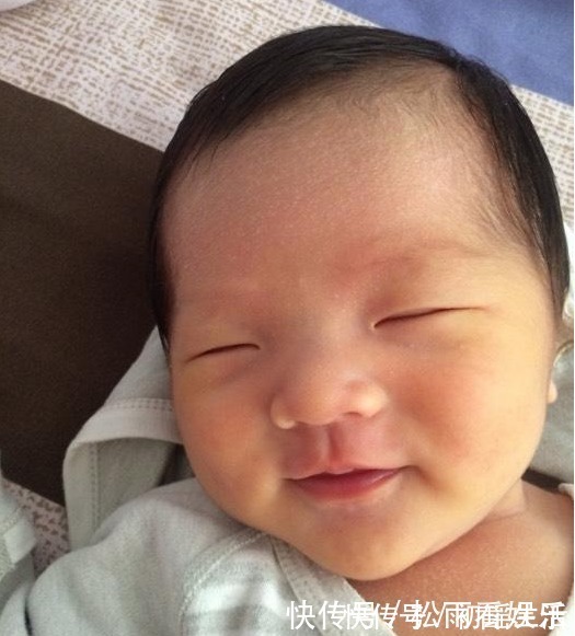 运动能力|宝宝在睡觉时有4个“行为”,暗示大脑发育很好,中一个也不错