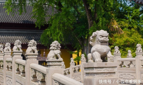 江南最早的寺庙，坐落于长江孤岛上，地位堪比灵隐，康熙手写牌匾