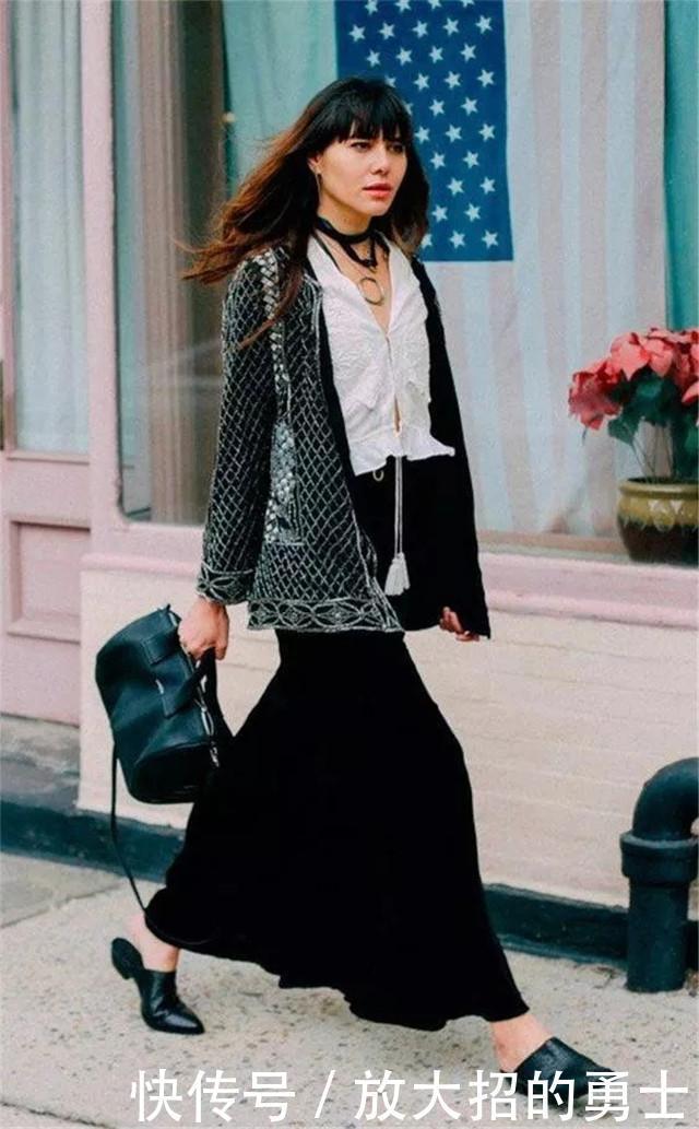 “小白鞋”已经过时了!今年流行的是“花甲鞋”,时髦显高又耐脏