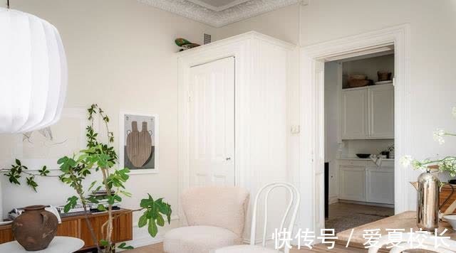 阳台|北京38岁小姐姐的独居生活,34小屋,床直接设计在阳台了