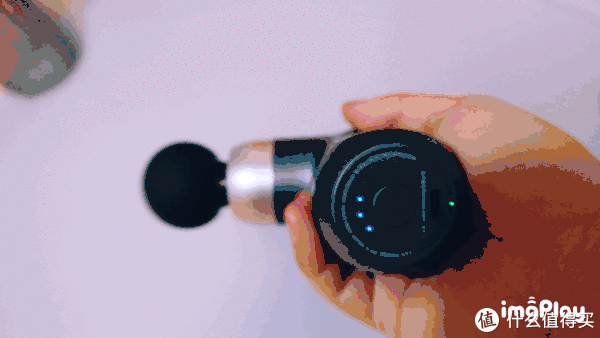 筋膜枪|Q妈爱种草 篇二十四：百元价位的筋膜枪能用吗~健身小白的筋膜枪初体验