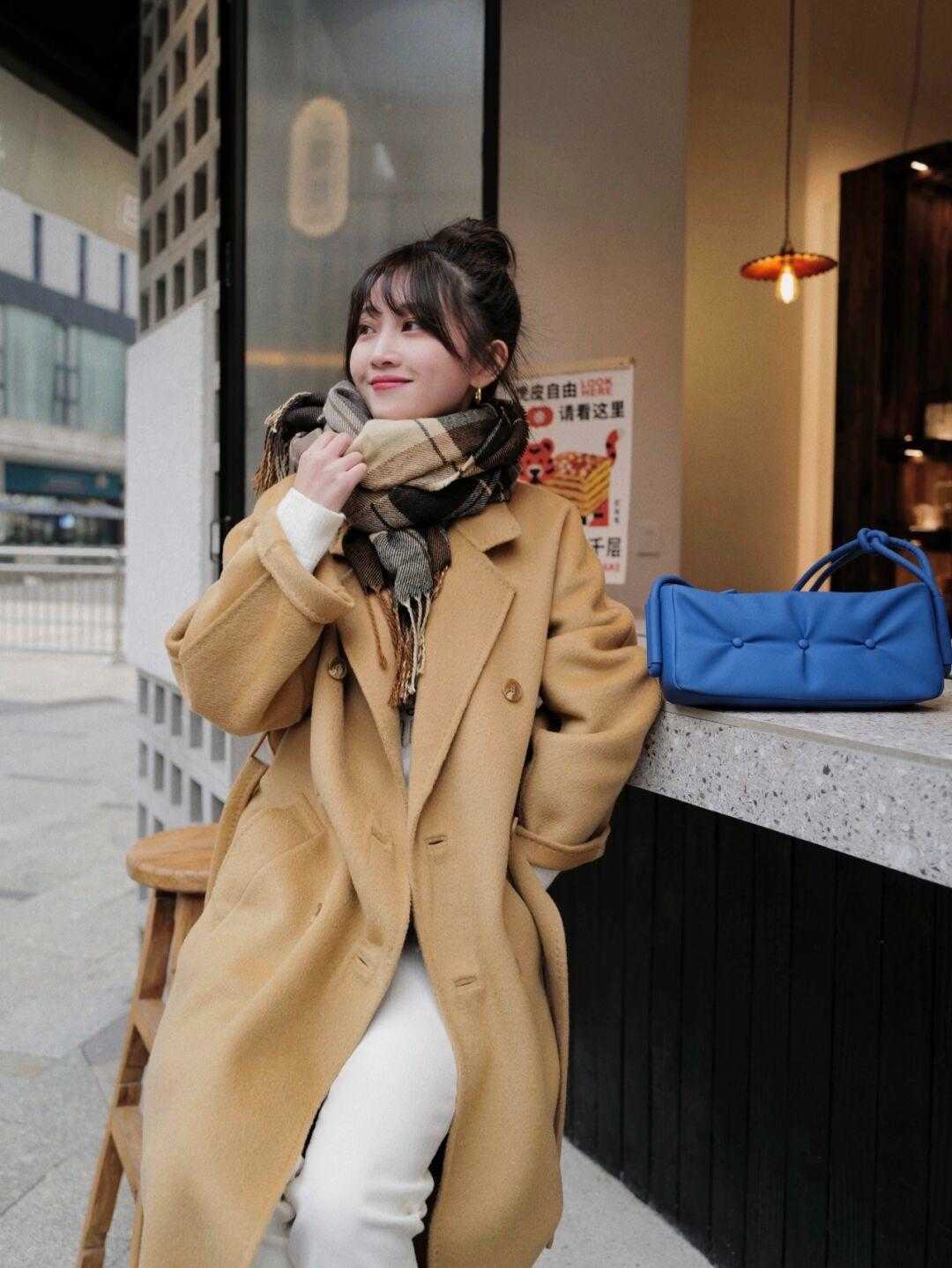 白裤子|最近又降温了,冬天大衣别老配打底裤,换种方式更保暖