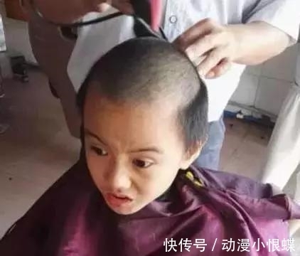 |搞笑图片：大姐，你的腚是硅胶做的吗？