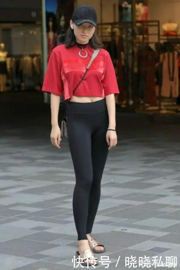 今夏“无痕裤”吃香了,遮肉又显年轻,有品位的女人都在穿!