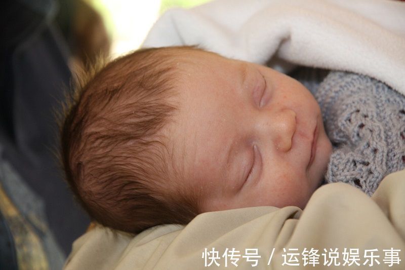 入睡|如何让宝宝睡整夜觉?妈妈试试这3种方法,让他一觉睡到大天亮
