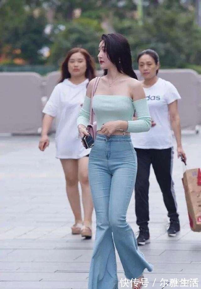 肩宽|打底裤穿搭活力十足，也可日常休闲，是心动的感觉