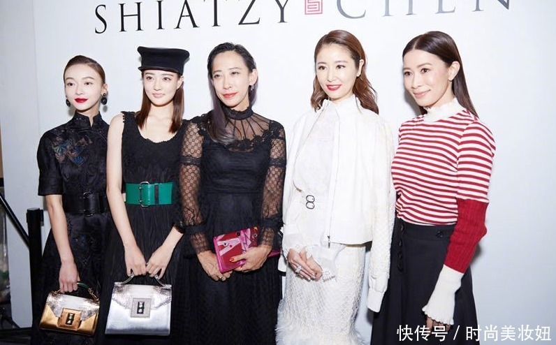 徐璐美|徐璐美到国外去了,黑色连衣裙配绿腰封,戴军装帽气质都提升了