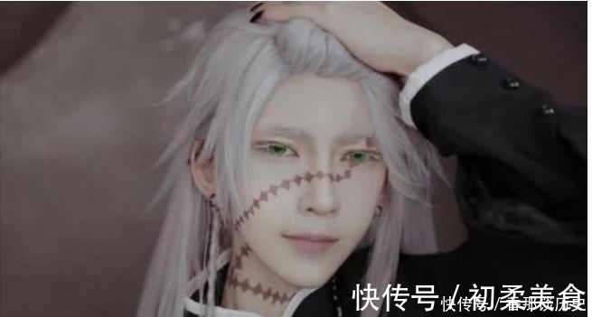 coser|熊祁cos黑执事葬仪屋,摘下帽子撩起刘海瞬间,请接受颜值暴击!